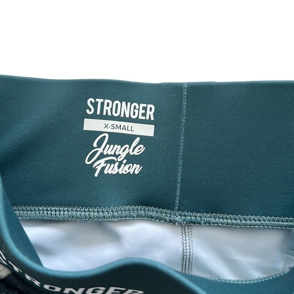 Stronger Floral Pattern Yosemite Leggings - Size XS - Picture 7 of 12